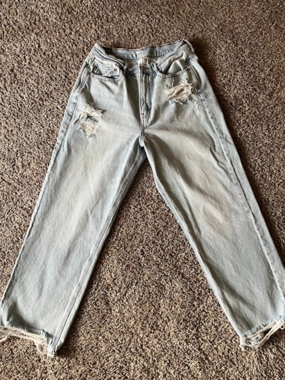 American Eagle distressed jeans